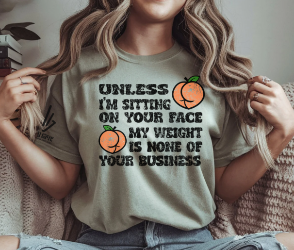 Body-positive sarcastic women's shirt with cheeky peach design