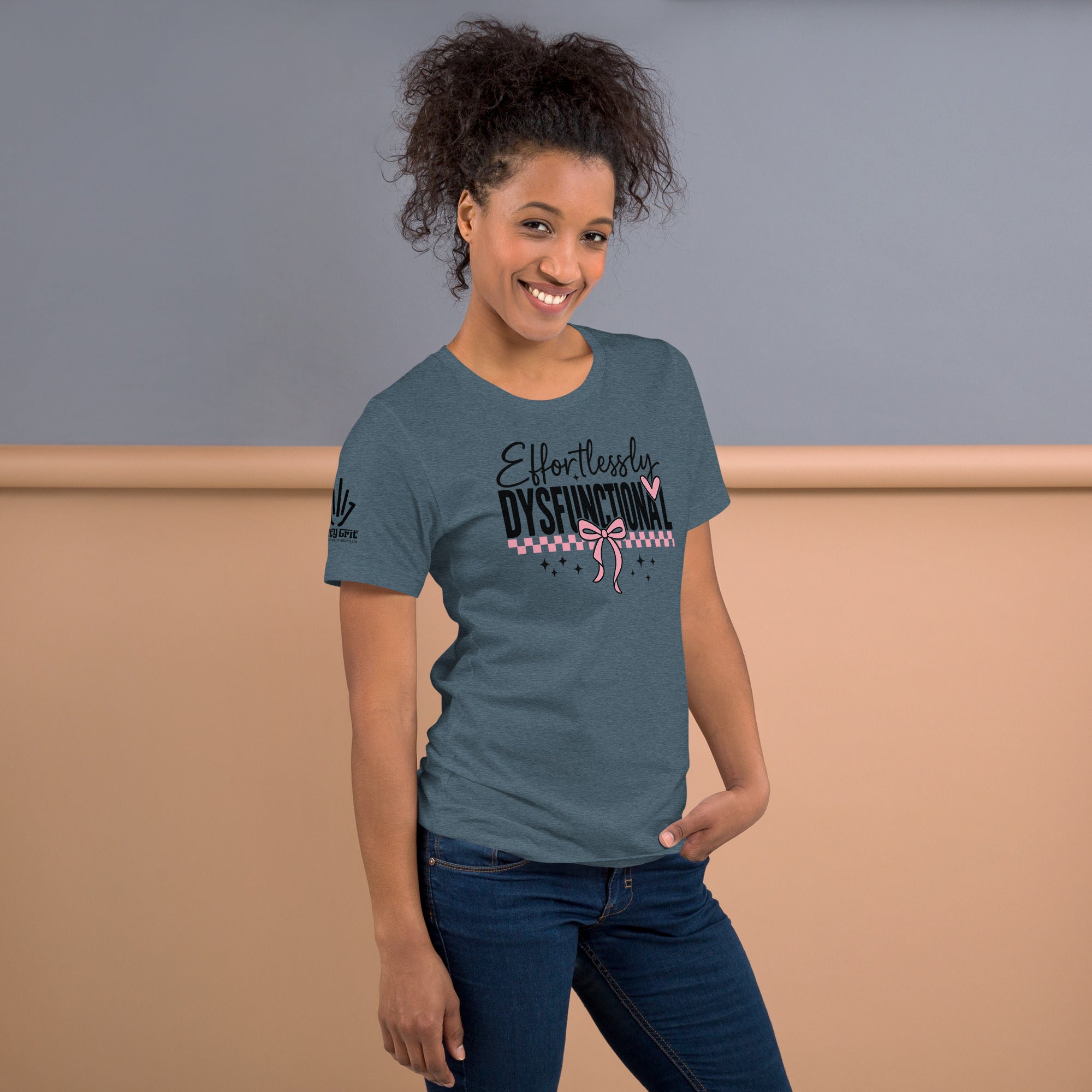 Sarcastic t-shirt reading Effortlessly Dysfunctional in vintage style